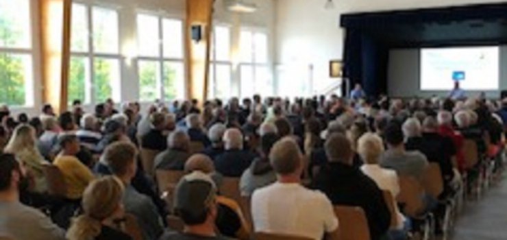PLUS DE 300 PERSONNES A LA REUNION PUBLIQUE DE FARSCHVILLER